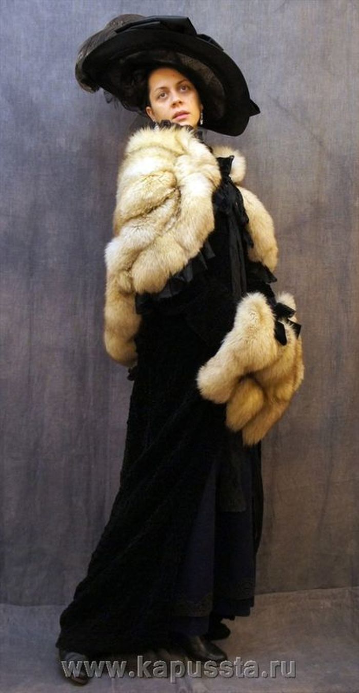 Зимняя женская одежда с шляпкой эпохи Модерн